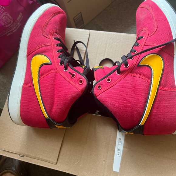 Nike LE Size 9.5 - Picture 6 of 8